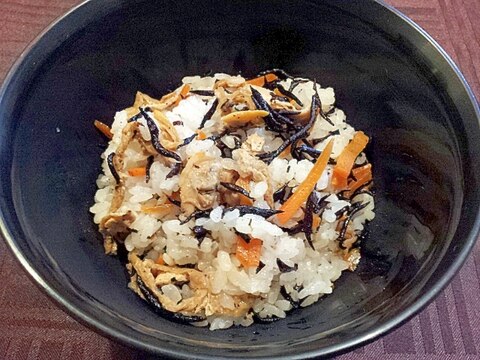 炊きたてご飯に混ぜるだけ 簡単炊き込み風ご飯 レシピ 作り方 By みんなのばなな 楽天レシピ